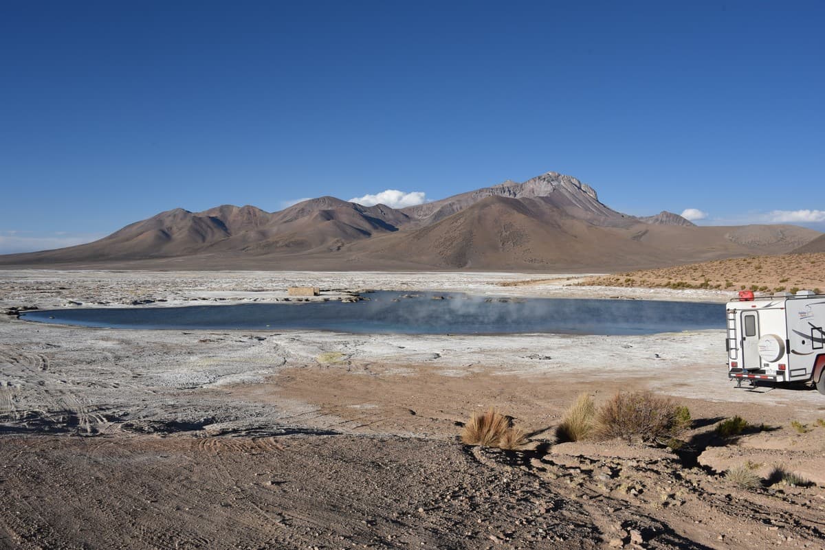 Parque Lauca, Termas de Polloquere