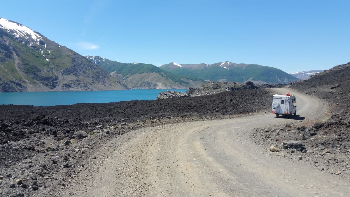 En camino Lago Villarrica con el Volcán