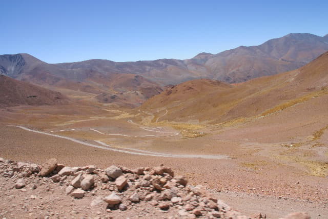 Ruta 40 close to Abra del Acav., pass at 4895 mts height