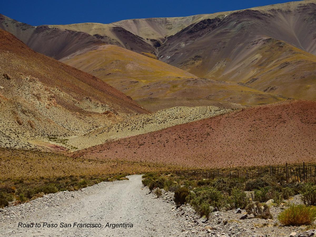 Road to paso San Francisco, Argentina