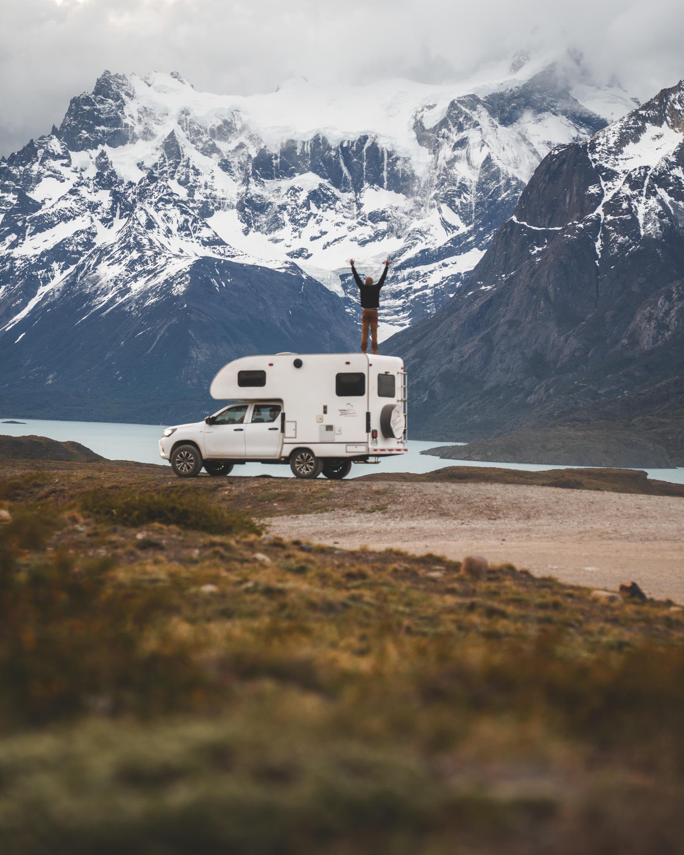 Patagonia 4x4 Double Cab · Truck camper · 3 passengers · 4x4